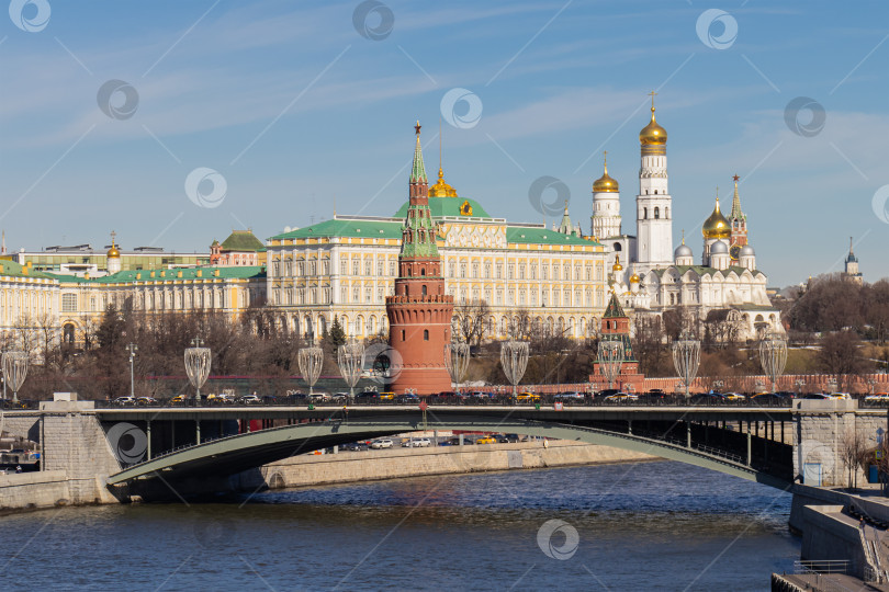 Скачать Вид на Большой Каменный мост и Кремль, Москва. фотосток Ozero