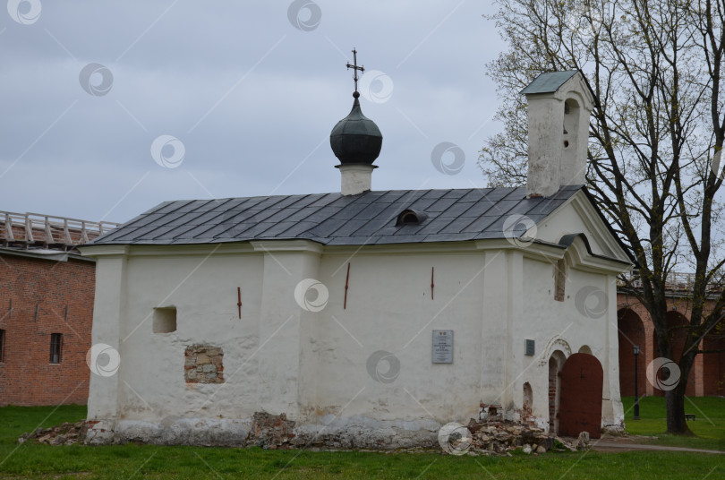 Скачать Великий Новгород, Россия - 05.11.2024: Александр Андрейский Стратилат — государственный деятель XV—XVII веков в Великом Новгороде, разделенный в юго-восточная часть новгородского Крыма. фотосток Ozero