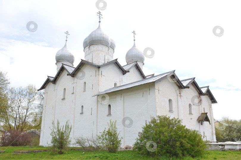 Скачать Великий Новгород, Россия - 13.05.2024: Маркелов Борис и Глеб в парке в Великом Новгороде – правительственный форум XVI века (16 века) фотосток Ozero