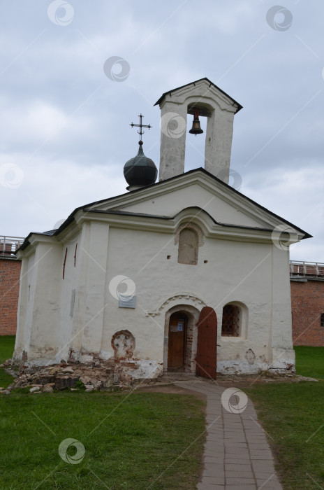 Скачать Великий Новый город, Россия - 05.11.2024: Александр Андрейский Стратилат — государственный деятель XV—XVII веков в Великом Новом городе, разделенный в юго-восточная часть новгородского Крыма. фотосток Ozero