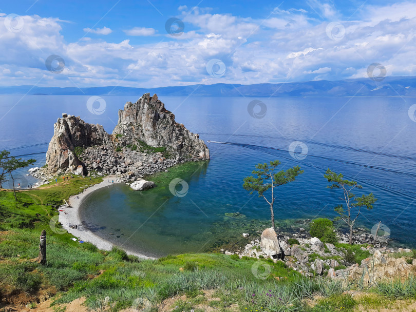 Скачать Священное место среди шаманов Шаманка. Озеро Байкал, Ольхон. фотосток Ozero