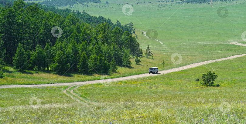 Скачать Путешествие на старинной русской машине по острову Ольхон фотосток Ozero