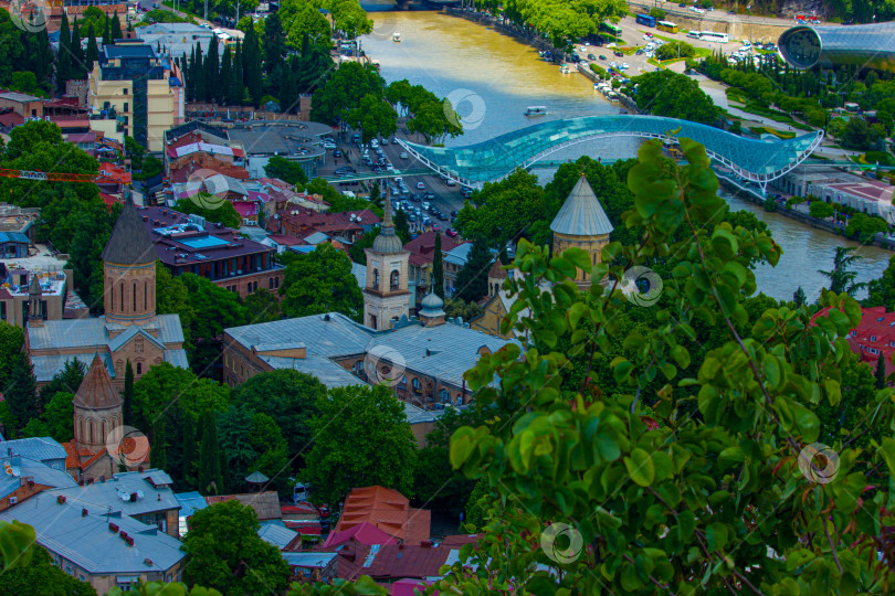 Скачать Вид сверху на город Тбилиси фотосток Ozero