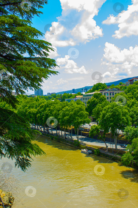 Скачать Река Кура в Тбилиси фотосток Ozero