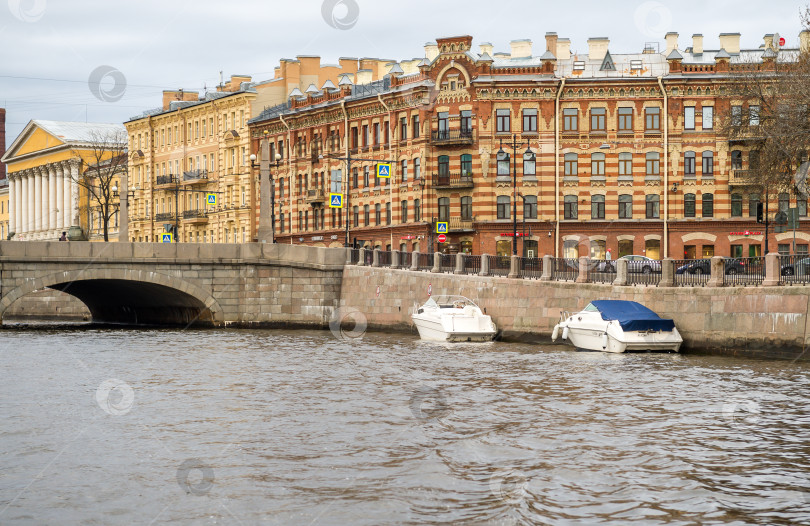 Скачать Санкт-Петербург, Россия, май 2024 года: Старинные дворцы и мосты Санкт-Петербурга, вид с реки фотосток Ozero