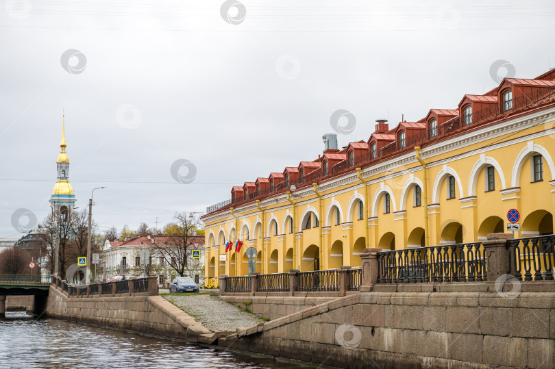 Скачать Санкт-Петербург, Россия, май 2024 года: Старинные здания, дворцы и мосты Санкт-Петербурга, вид с реки фотосток Ozero