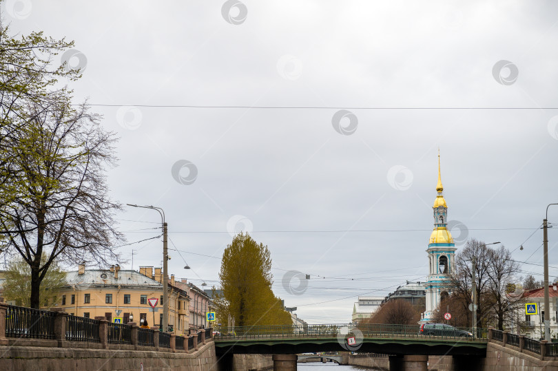 Скачать Санкт-Петербург, Россия, май 2024 года: Морской Свято-Николаевский собор, вид с реки в Санкт-Петербурге фотосток Ozero