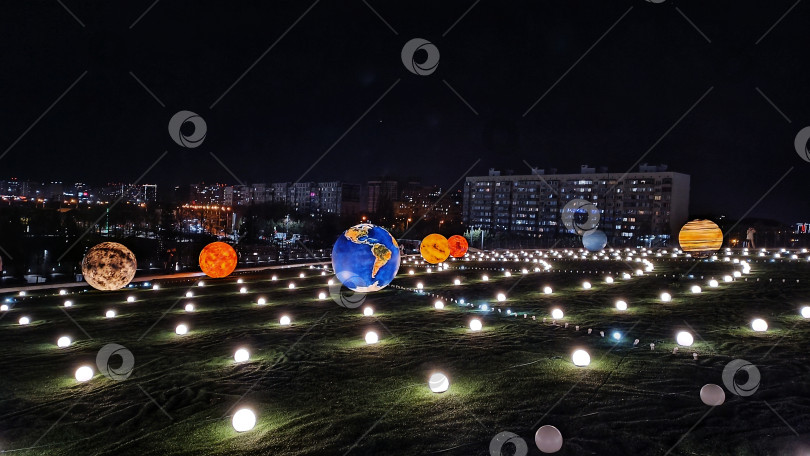 Скачать Парад планет в парке Галицкого, город Краснодар, Россия, апрель 2024г. фотосток Ozero