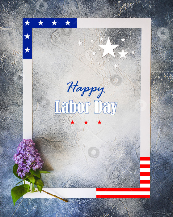 Скачать Надпись "С днем труда" в белой рамке с элементами американского флага и веточкой сирени на синем фоне фотосток Ozero