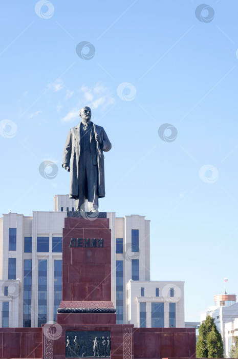 Скачать Казань, Татарстан, Россия - 22 мая 2024: Памятник В.И. Ленину фотосток Ozero