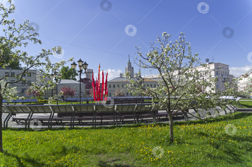 Скачать Информационные щиты в центре Хитровской площади. Москва, Россия. фотосток Ozero