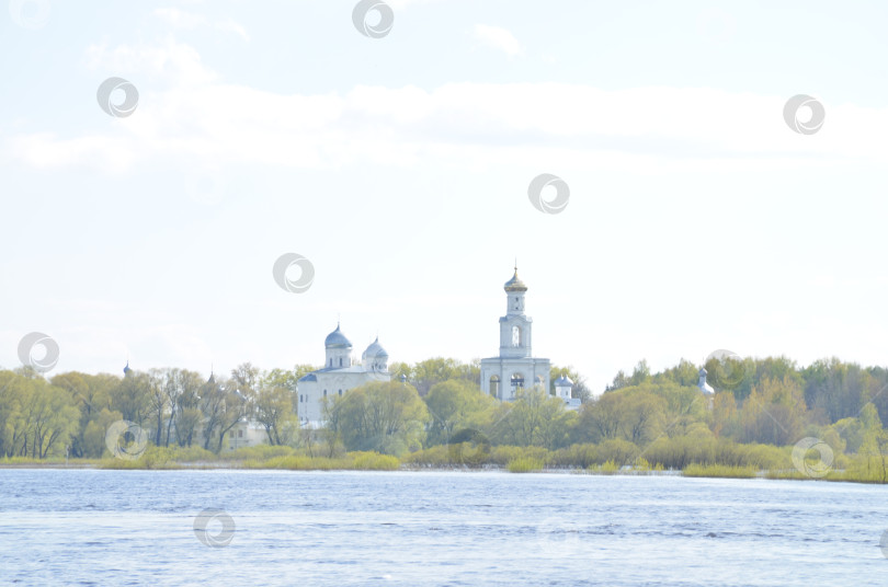 Скачать Юрьев монастырь (Свято-Юрьев, Юрьев-Георгиевский мужской монастырь) в Великом Новгороде – один из древнейших монастырей России на берегу реки Волхов фотосток Ozero