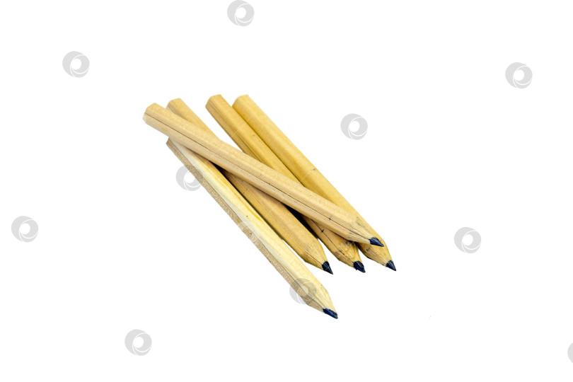 Скачать Обычные деревянные карандаши, выделенные на белом фоне фотосток Ozero