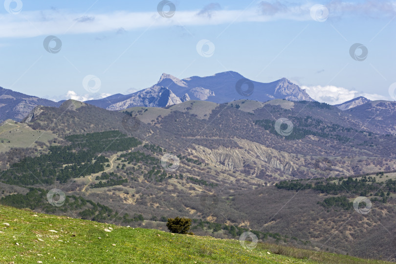 Скачать Вид с вершины хребта. Крым. фотосток Ozero