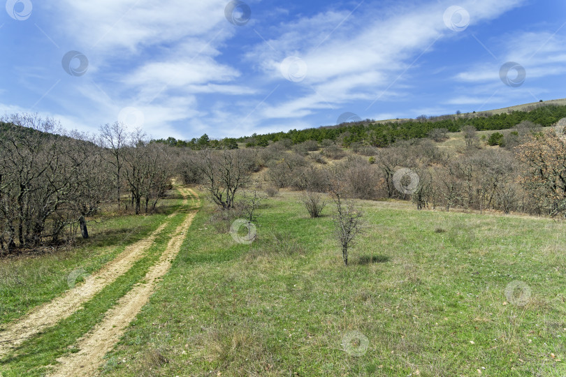 Скачать Грунтовая дорога в горах. Крым. фотосток Ozero