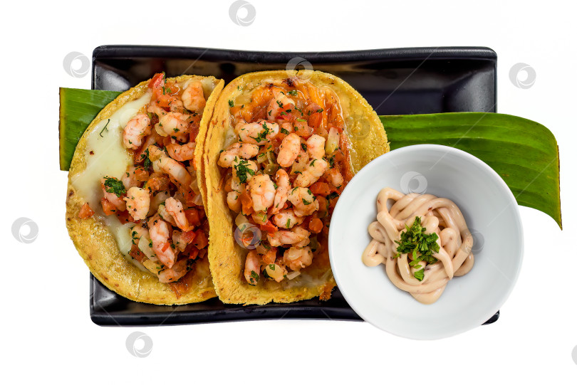Скачать Тако "Ла Вига" с креветками и мексиканским соусом фотосток Ozero