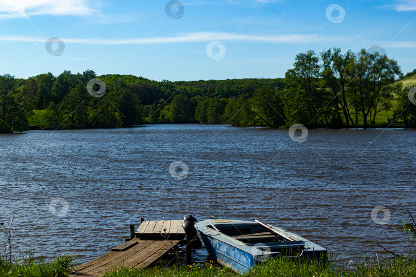 Скачать Озеро и лодка фотосток Ozero