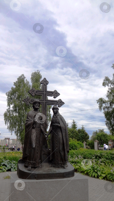 Скачать Памятник святым Петру и Февронии в Великом Новгороде фотосток Ozero