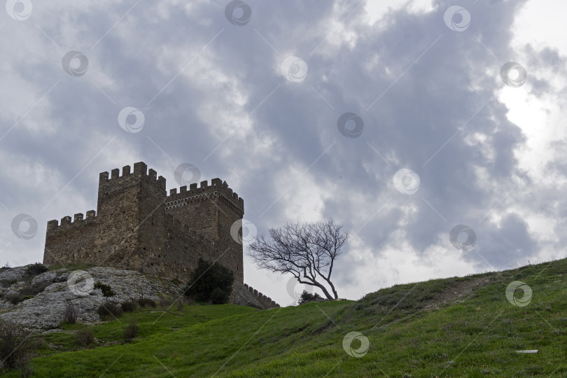 Скачать Цитадель в генуэзской крепости в Судаке, Крым. фотосток Ozero