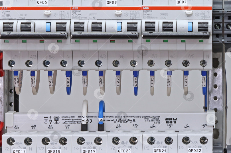 Скачать Схема дифференциального тока ABB фотосток Ozero