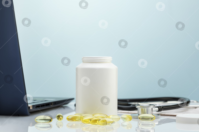 Скачать Натуральные био-таблетки, витамины или пищевые добавки на столе у врача фотосток Ozero