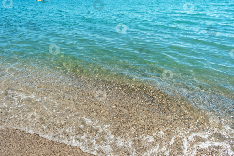 Скачать вид на чистое бирюзовое море и волны фотосток Ozero