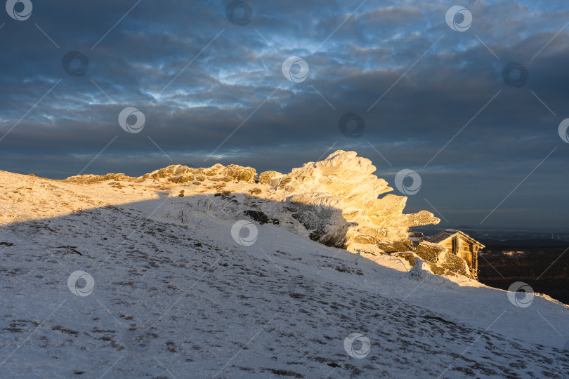 Скачать Серебристый дракон фотосток Ozero