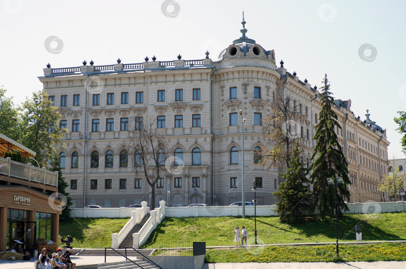 Скачать Казань, Татарстан, Россия - 1 июня 2024: Александровский Пассаж фотосток Ozero