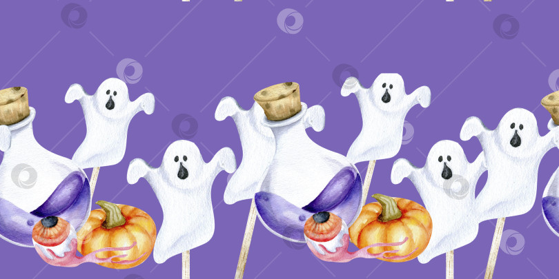 Скачать Бесшовный бордюр на Хэллоуин со страшным призраком, волшебной стеклянной бутылкой, оранжевой тыквой и глазом в крови, выполненный акварелью. Нарисованный от руки баннер для фиолетовой оберточной бумаги, подарочной коробки, декора упаковки фотосток Ozero