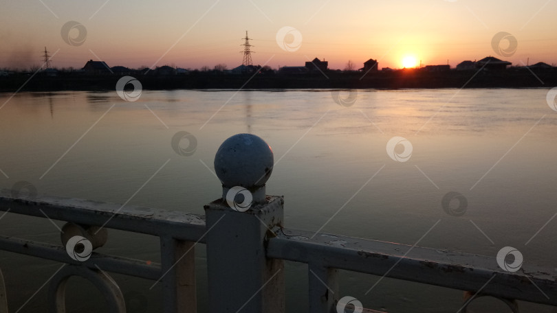 Скачать Весна. Закат над Кубанью фотосток Ozero