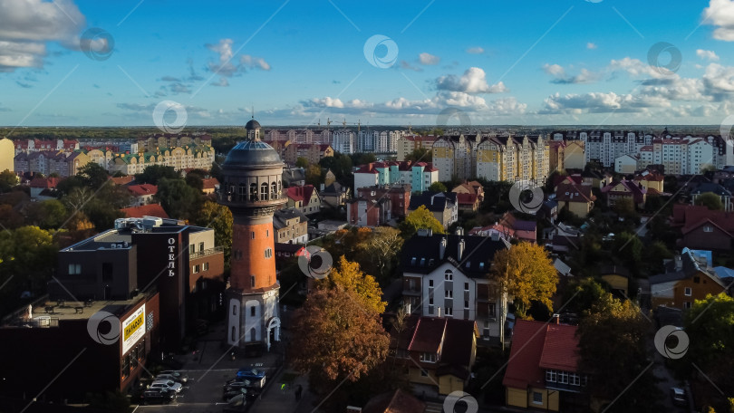 Скачать Зеленоградск, Россия - 9 октября 2022 года: Городской пейзаж Кранц-Ариэль, вид сверху фотосток Ozero