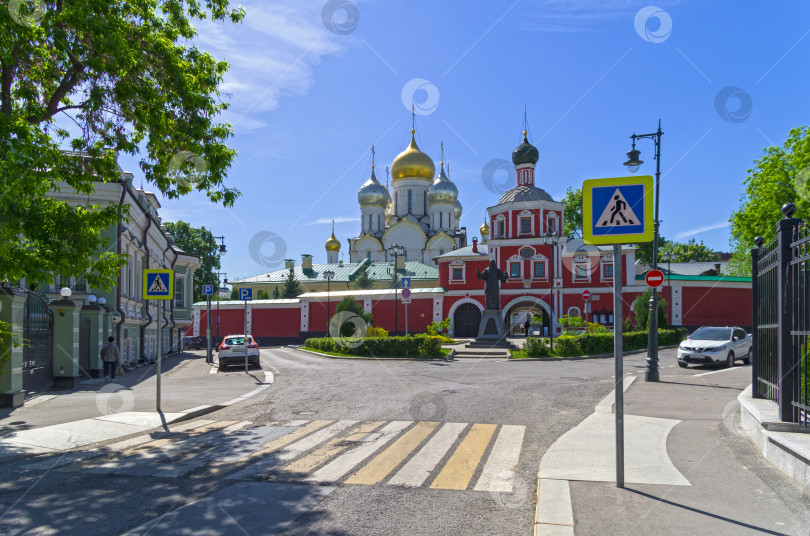 Скачать Православный монастырь в Москве фотосток Ozero