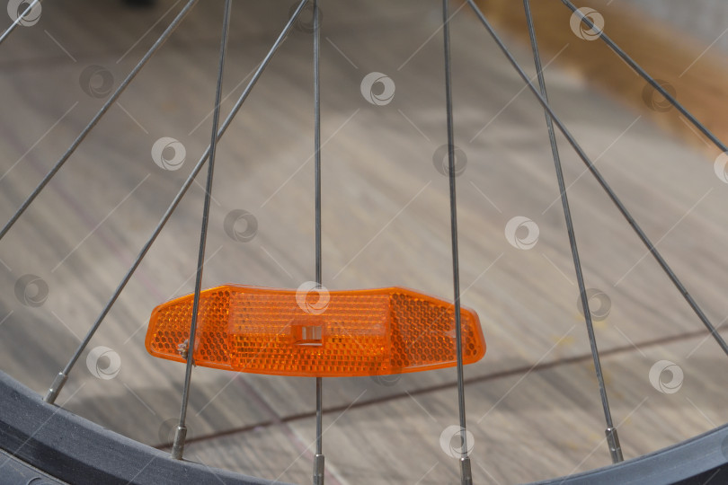 Скачать Велосипедное колесо крупным планом фотосток Ozero