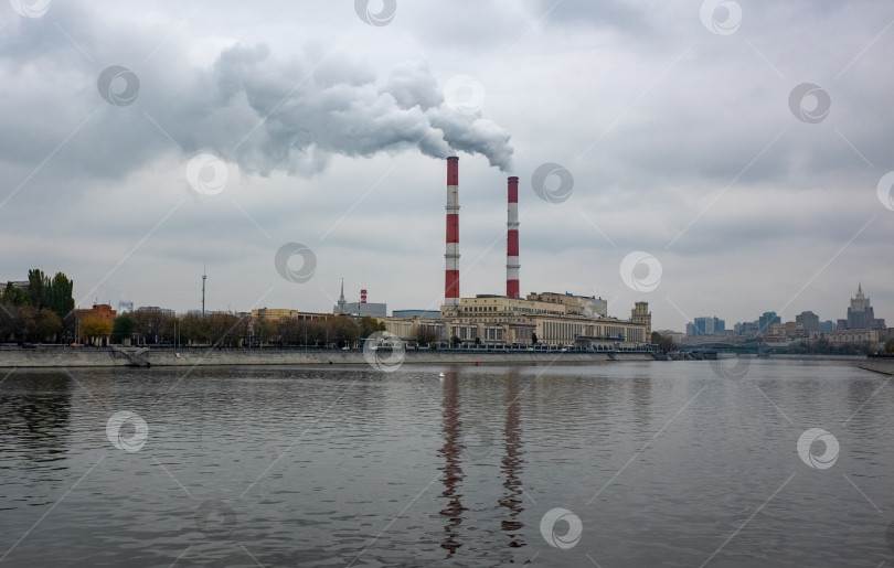 Скачать дымящие трубы электростанции фотосток Ozero