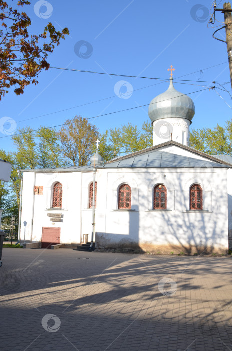 Скачать Великий Новгород, Россия - 05.12.2024: Церковь Николы Белого (Церковь Николая Чудотворца Белого) — недействующий православный храм в Великом Новгороде, бывший храм упразднённого Николо-Бельского монастыря. Построена в XIV веке, перестраивалась в XVII и XIX векахх фотосток Ozero