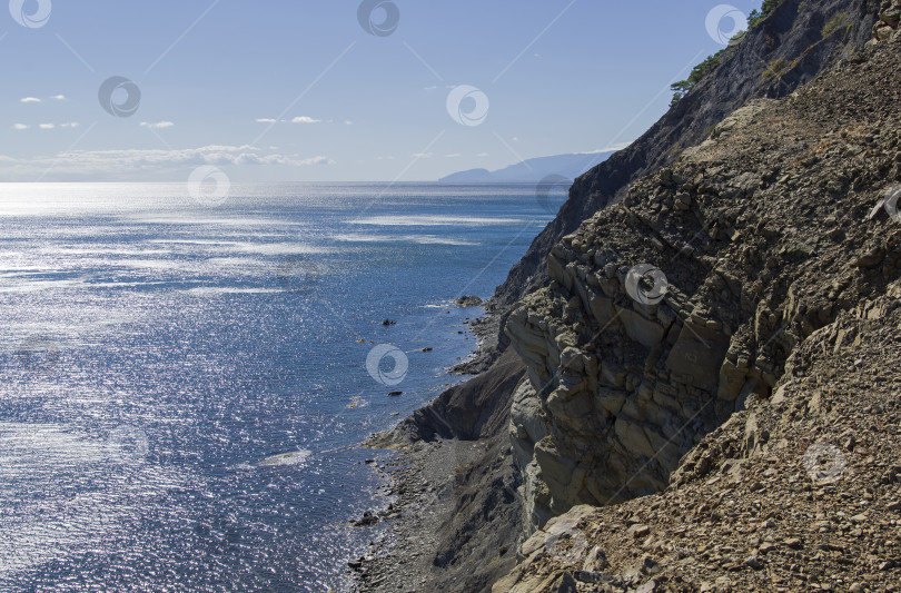 Скачать Крутой морской берег. Крым. фотосток Ozero