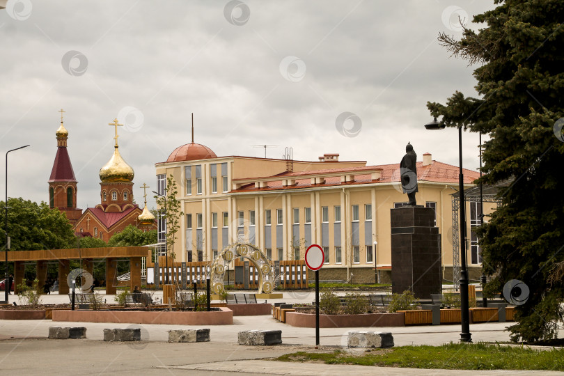 Скачать Вид на площадь Советов г. Димитровград Россия фотосток Ozero