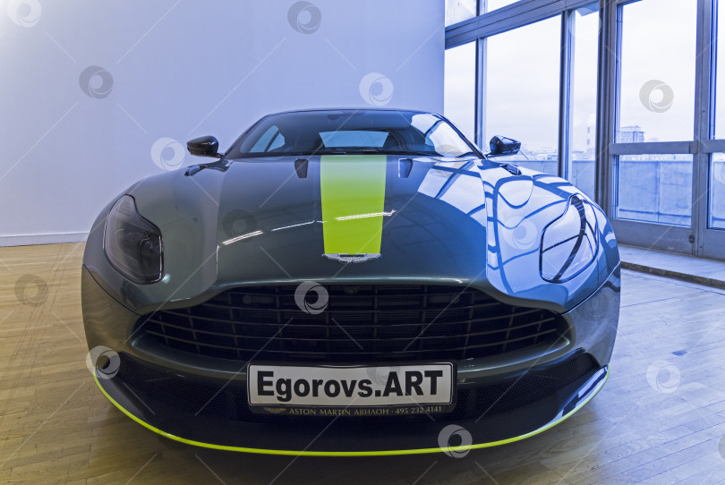 Скачать Автомобиль Aston Martin DB11 AMR Signature Edition (выпущен в 2018 году). фотосток Ozero