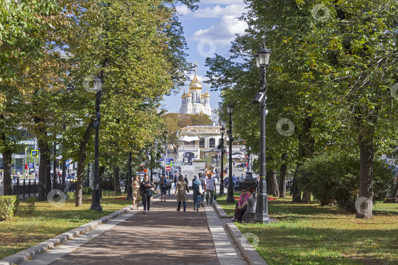 Скачать Вид с Петровского бульвара на Трубную площадь. Москва. фотосток Ozero