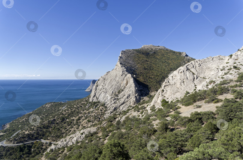 Скачать Горы на черноморском побережье Крыма. фотосток Ozero