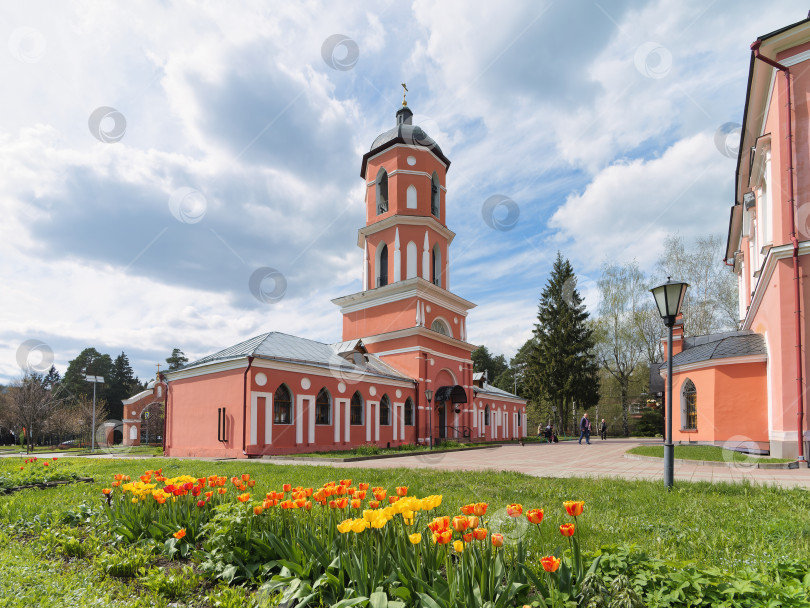 Скачать Колокольня с пристройкой при Никольской церкви в Зеленограде. фотосток Ozero