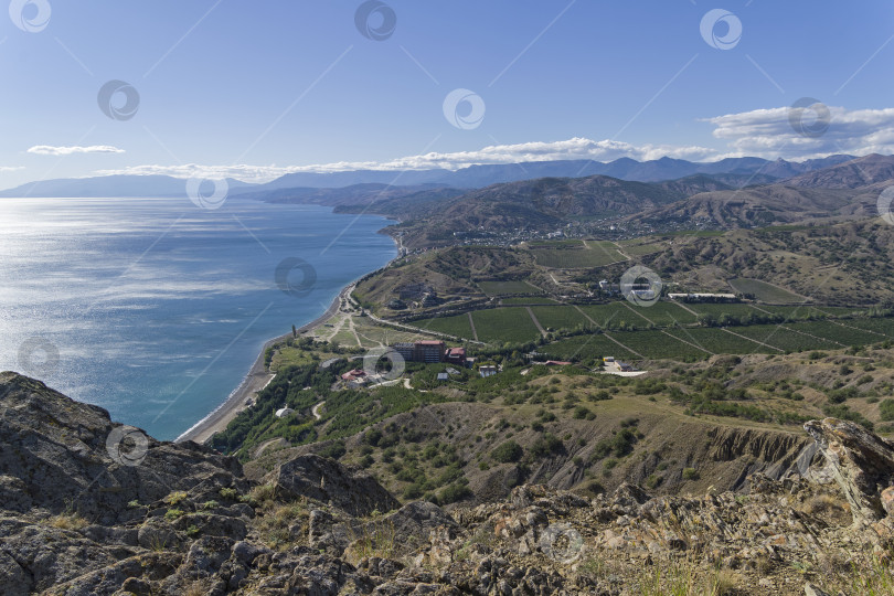 Скачать Панорама побережья Черного моря с вершины прибрежных гор. фотосток Ozero