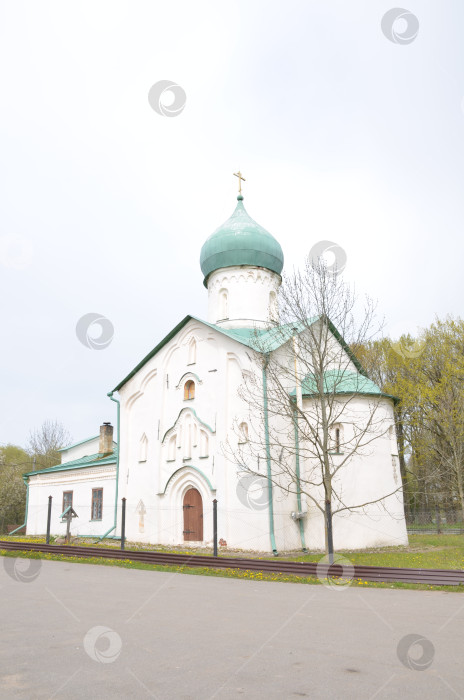 Скачать Великий Новгород, Россия - 13.05.2024: Глава Иоанна Богослова на встрече в Великом Новгороде – правительственном дворце XIV века (14 века) фотосток Ozero