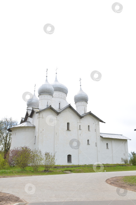 Скачать Великий Новгород, Россия - 13.05.2024: Маркелов Борис и Глеб в парке в Великом Новгороде – правительственный форум XVI века (16 века) фотосток Ozero