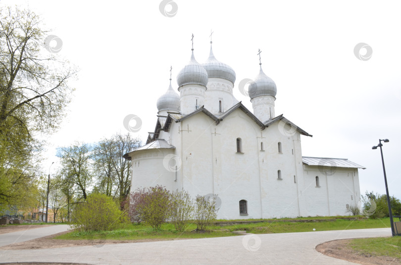 Скачать Великий Новгород, Россия - 13.05.2024: Маркелов Борис и Глеб в парке в Великом Новгороде – правительственный форум XVI века (16 века) фотосток Ozero