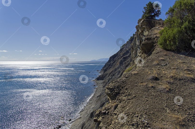 Скачать Крутой морской берег. Крым. фотосток Ozero