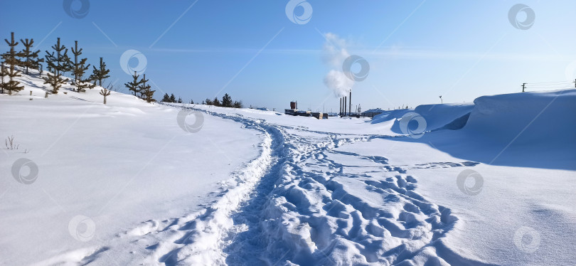 Скачать Заснеженная дорога фотосток Ozero