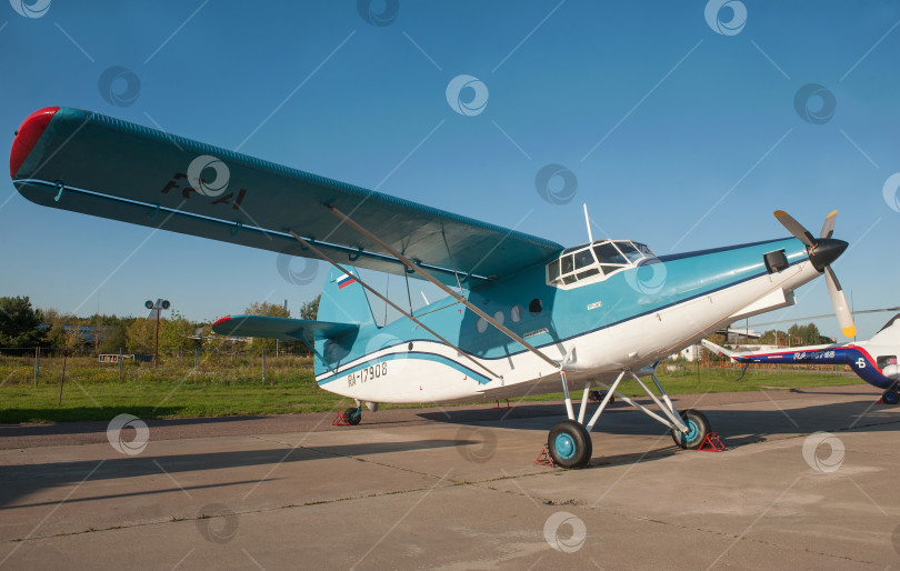 Скачать Одноточечный винтовой самолет TR-301 (модернизированный An-2) бортовой номер RA-17908 на международном авиасалоне МАКС-2019 в Жуковском, Россия фотосток Ozero