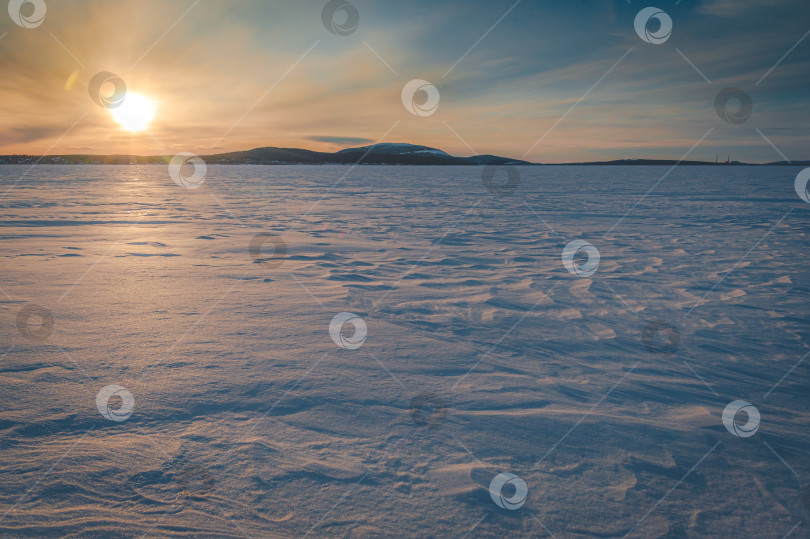 Скачать Закатный лед озера Имандра фотосток Ozero