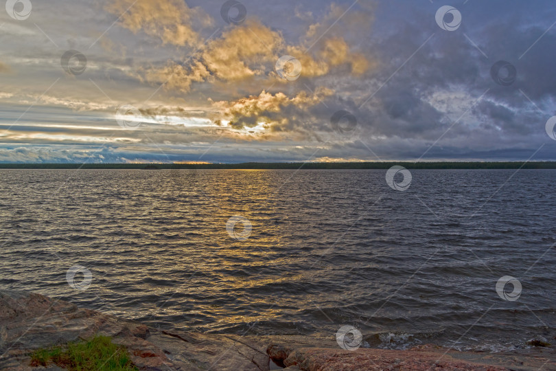 Скачать Вечер на берегу Белого моря. фотосток Ozero